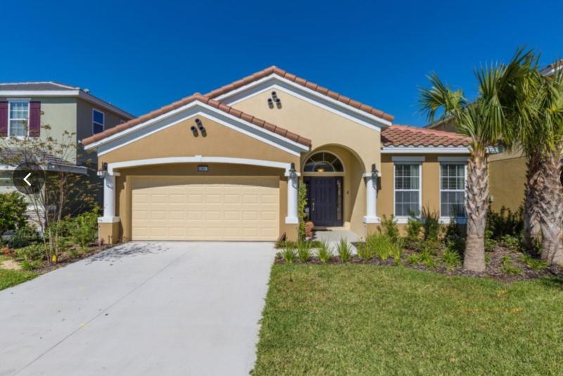 Davenport Villa - Stay10 - Parking - Pool - HotTub - image 1