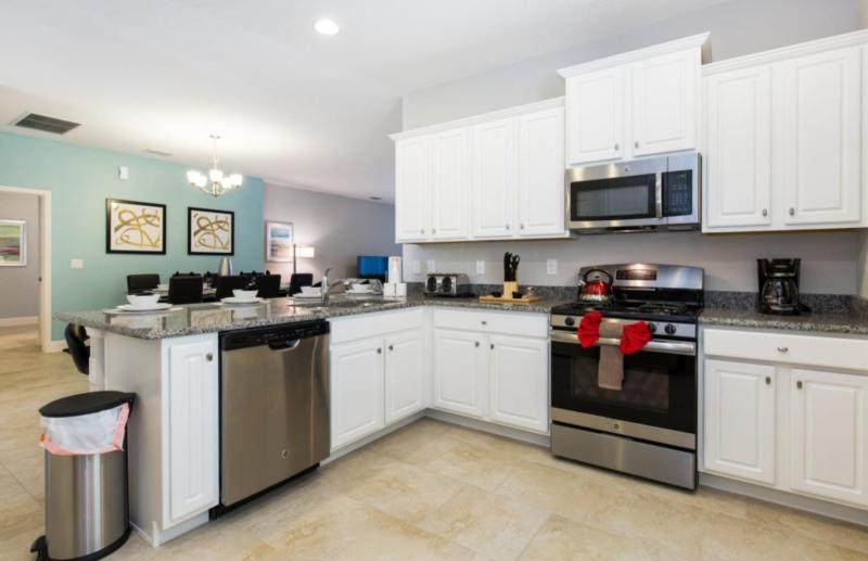 Davenport Villa - Stay10 - Parking - Pool - HotTub - image 11