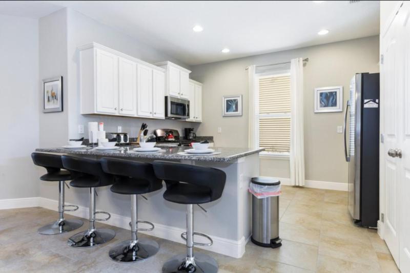 Davenport Villa - Stay10 - Parking - Pool - HotTub - image 2