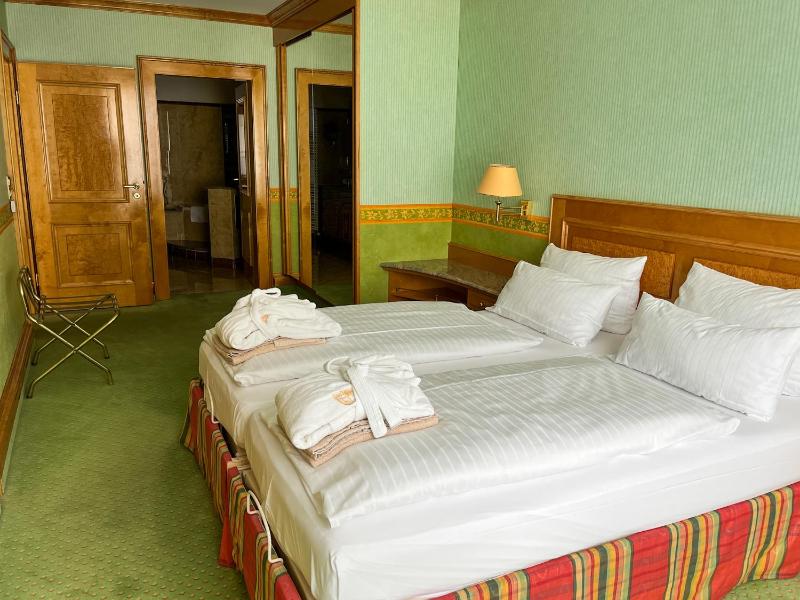 Suite (4 Adults) image 1