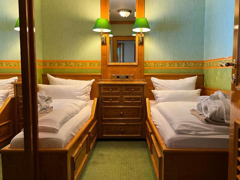 Suite (4 Adults) image 3