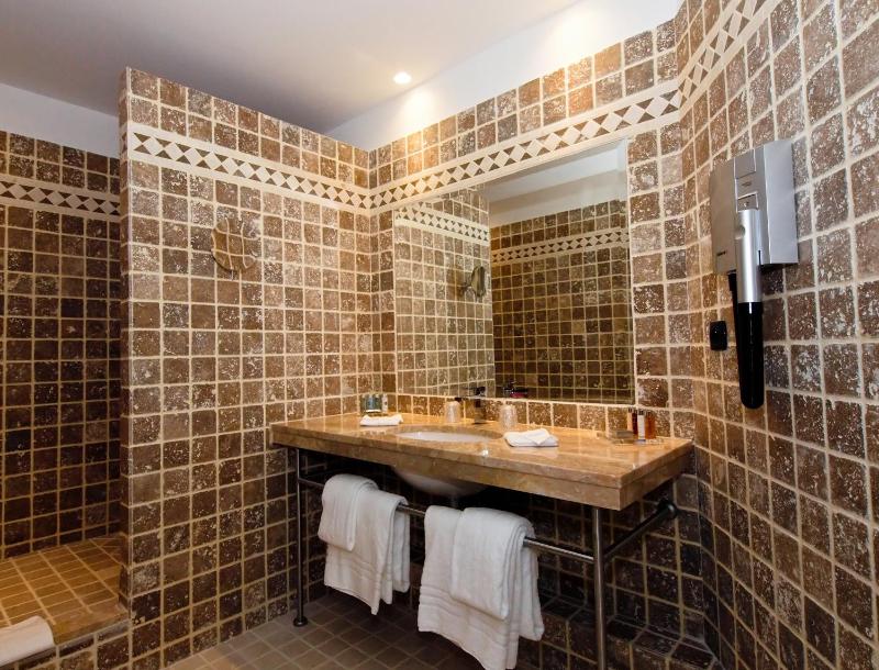 Guest room, 2 Twin/Single Bed(s), Limited view image 4