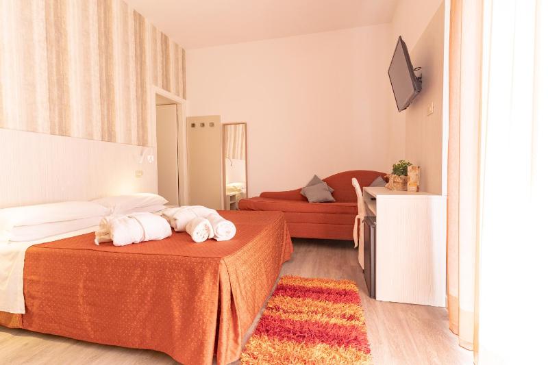 Hotel Dusseldorf - image 44