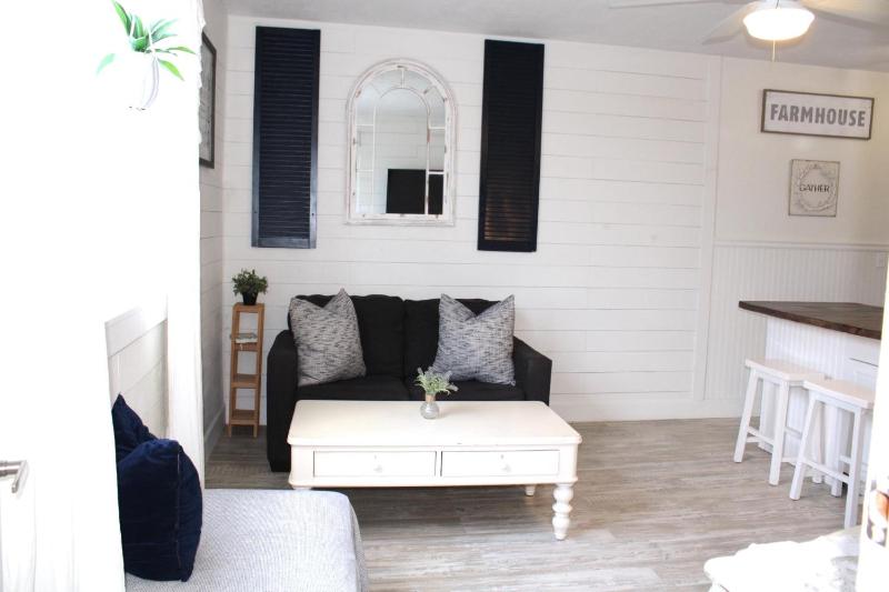 Cozy Beachside Cottage Studio - image 15
