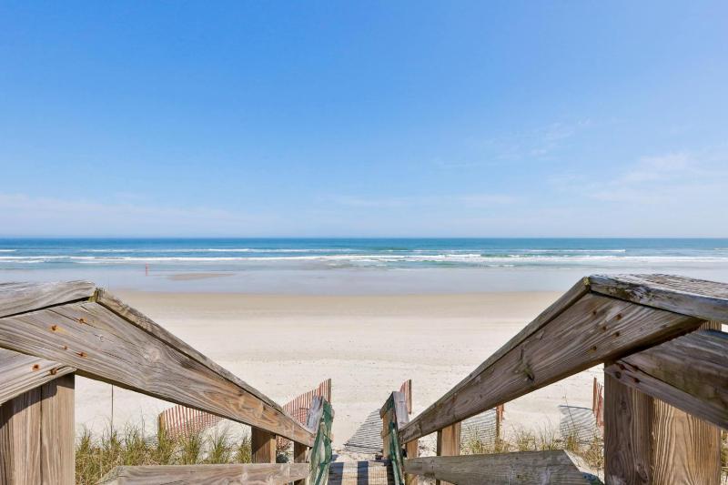 Cozy Beachside Cottage Studio - image 12