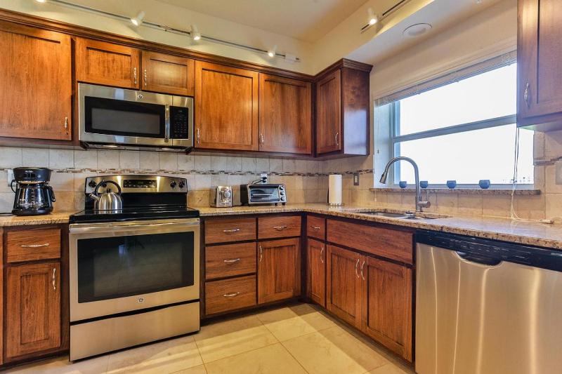 Immaculate Oceanview Oceanwalk 32 Condo! 19-307 - image 23