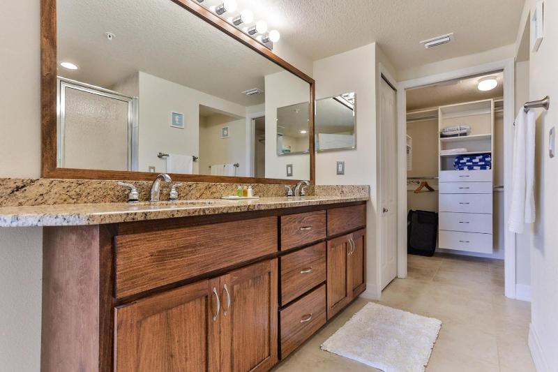 Immaculate Oceanview Oceanwalk 32 Condo! 19-307 - image 14