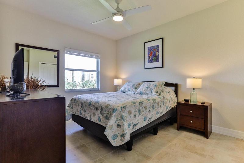 Immaculate Oceanview Oceanwalk 32 Condo! 19-307 - image 2