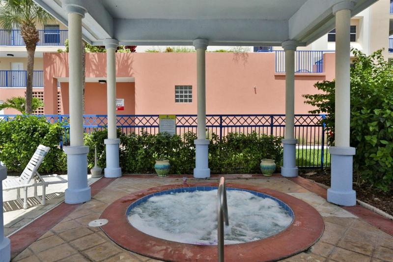 Immaculate Oceanview Oceanwalk 32 Condo! 19-307 - image 17