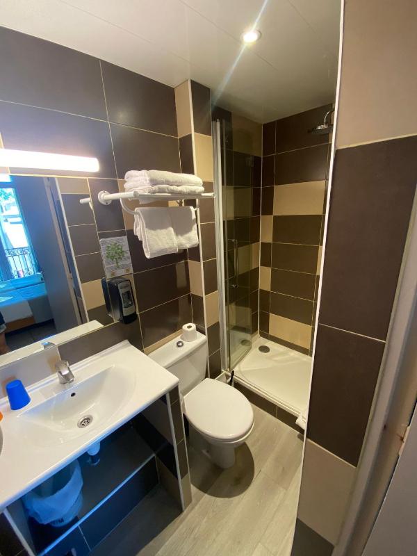 Le Strasbourg Hotel - image 19