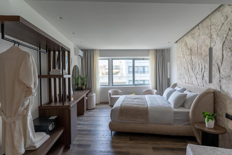 Queen Suite image 1