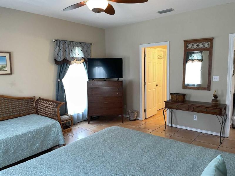 126 E Pike home - image 16