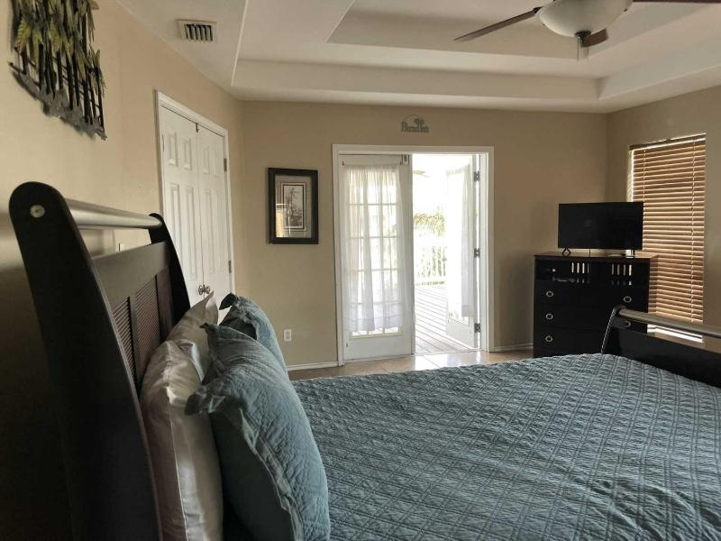 126 E Pike home - image 28