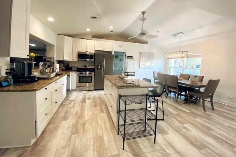 Casa de Emma - a 3-bed gulf access vacation home - image 2