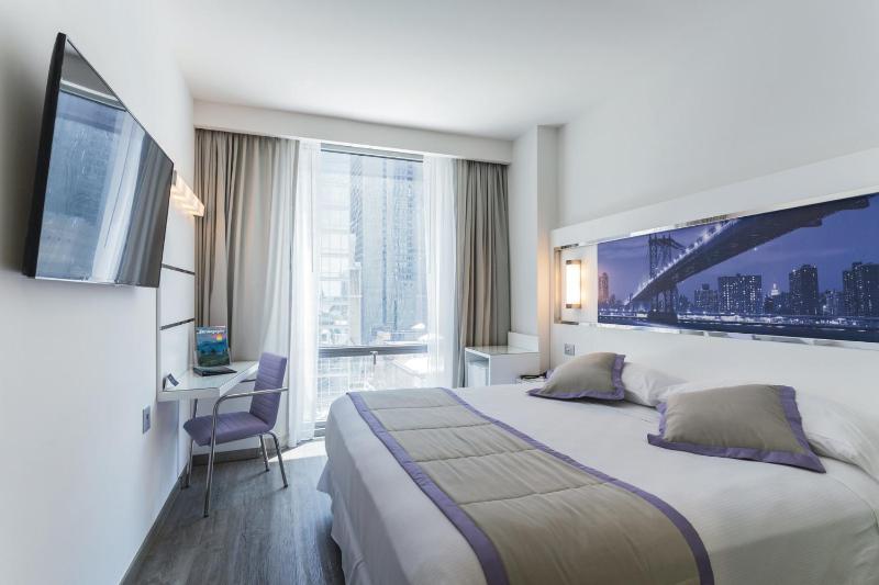 Deluxe King Room image 1