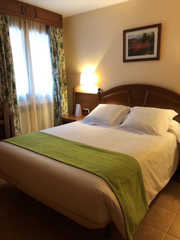 Double Room image 2
