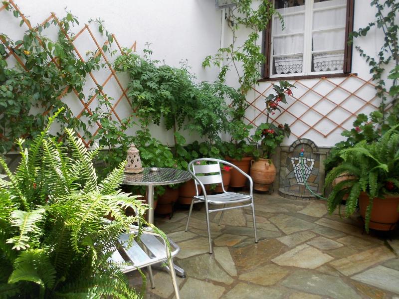 Aggela Guesthouse - image 7
