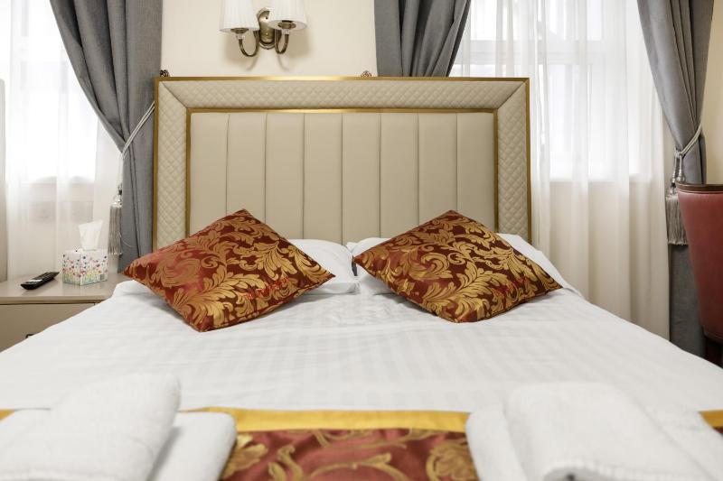 Double or Twin Room image 4