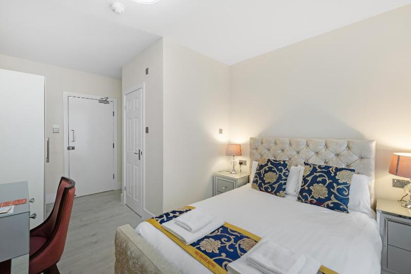 Deluxe Double Room image 3