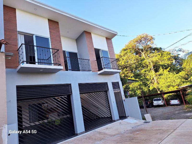 Coral House - image 12