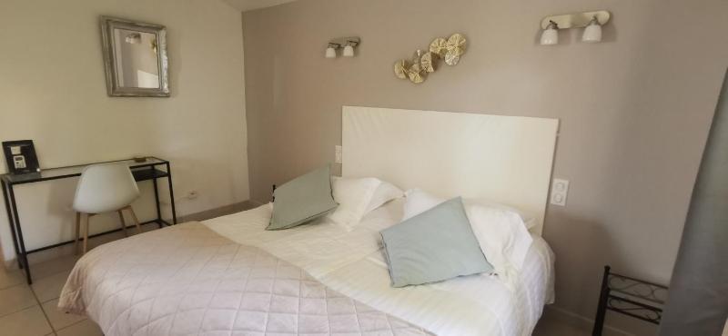 Superior Suite with Terrace image 3