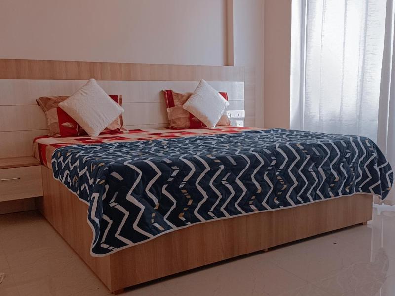 Blue Mans Rooms - Near Prem Mandir & ISKCON - image 2