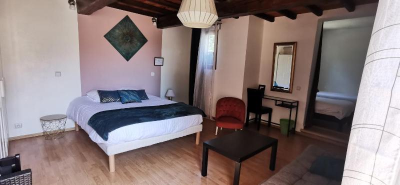 Quadruple Room with Terrace image 4