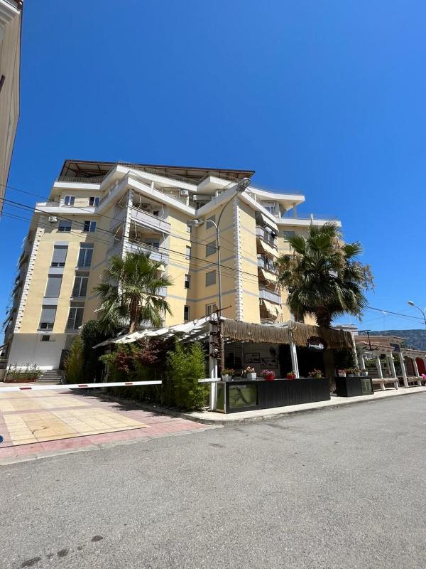Lali's Paired Apartments Images