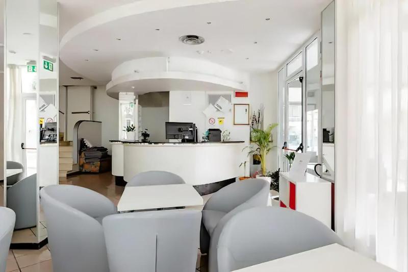 Hotel Villa Argia Rimini Marina Centro - image 16