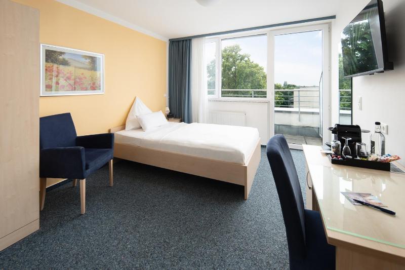 Single Room with Balcony image 1