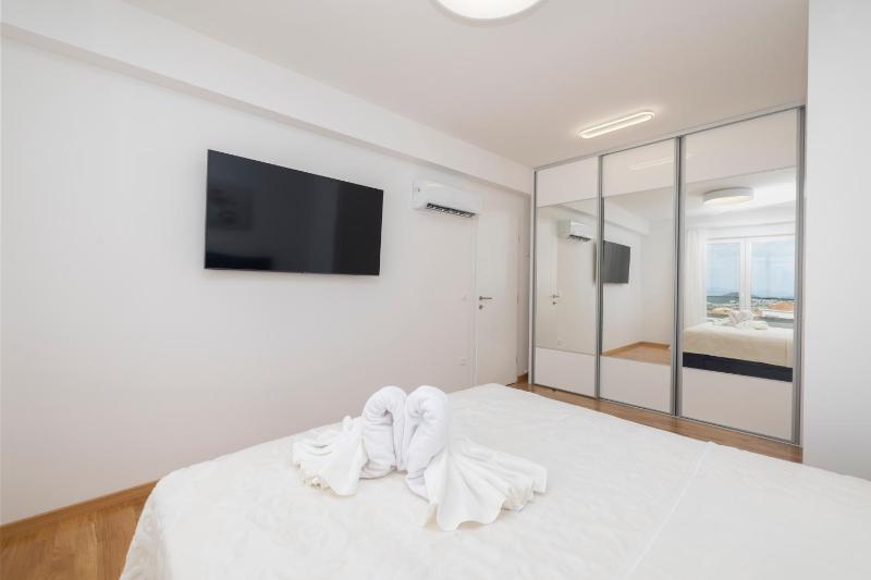 LuSi Apartman Makarska - image 13