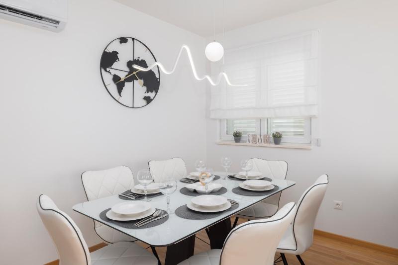 LuSi Apartman Makarska - image 21