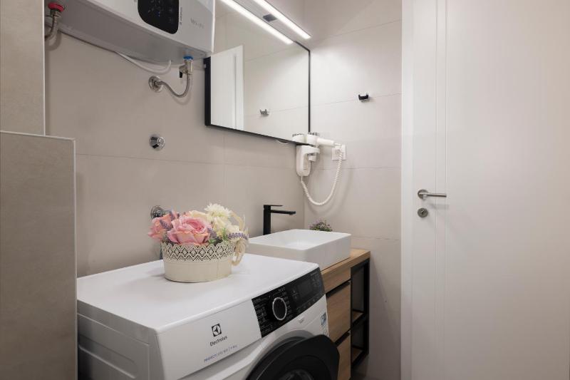LuSi Apartman Makarska - image 3