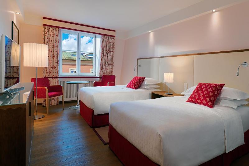 Classic Twin Room image 1