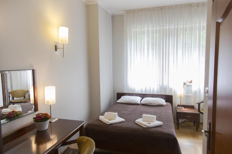 Double Room image 2