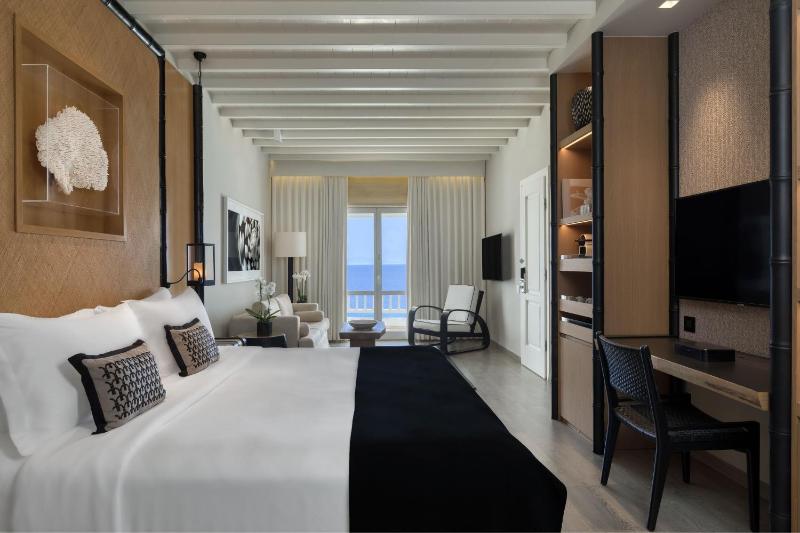 Resort, Suite, Sea view, Balcony image 4
