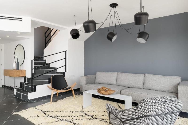 Neve Tsedek-Florentin-Design Duplex Penthouse by HolyGuest - image 4