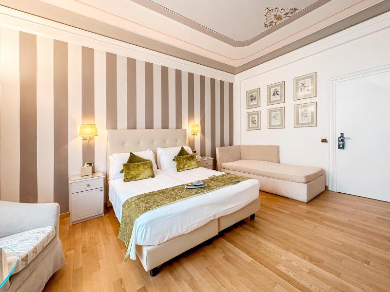 Superior Double Room image 1