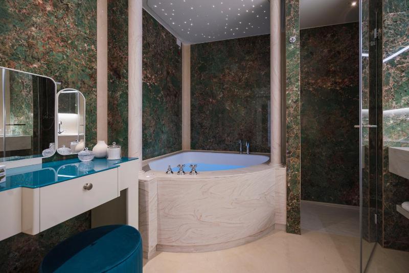 Riviera Resort Hotel - image 23