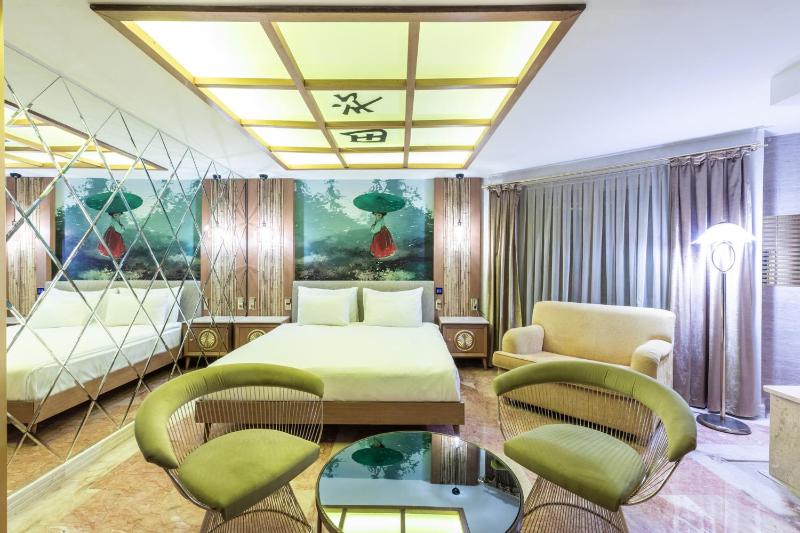 Premium Turkish Bath Suite image 4