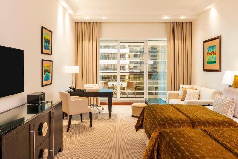Premier Room, Guest room, Executive Lounge Access, Afternoon Tea & Happy Hour, Airport Transfer from Dubai Airport, 2 twins image 3