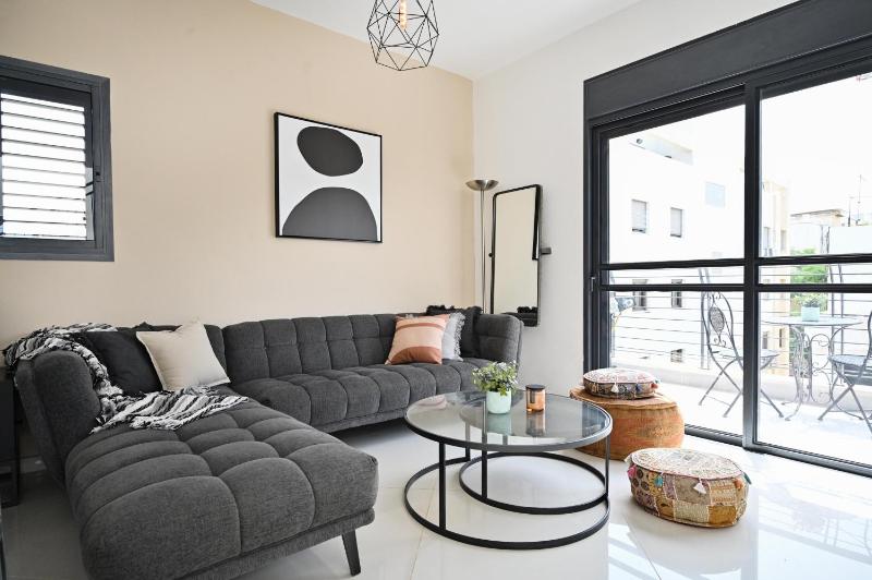 Modern 3BR Duplex near BograshovBeach by HolyGuest - image 16