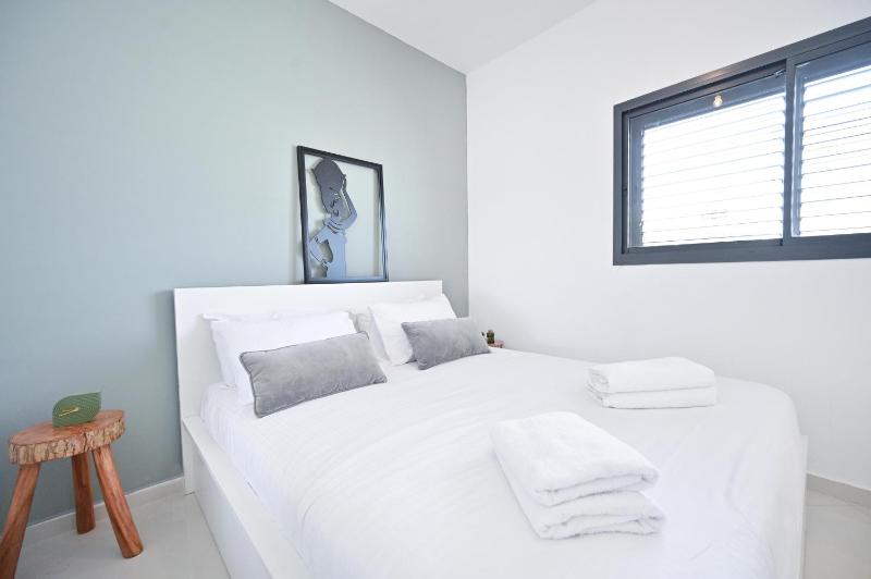 Modern 3BR Duplex near BograshovBeach by HolyGuest - image 8