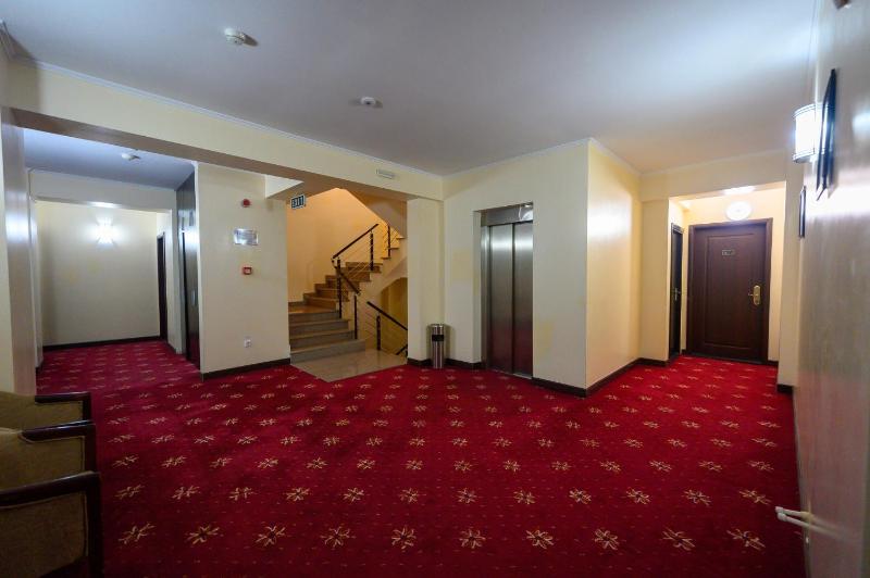 Family Room (2 Adults + 1 Child) image 2