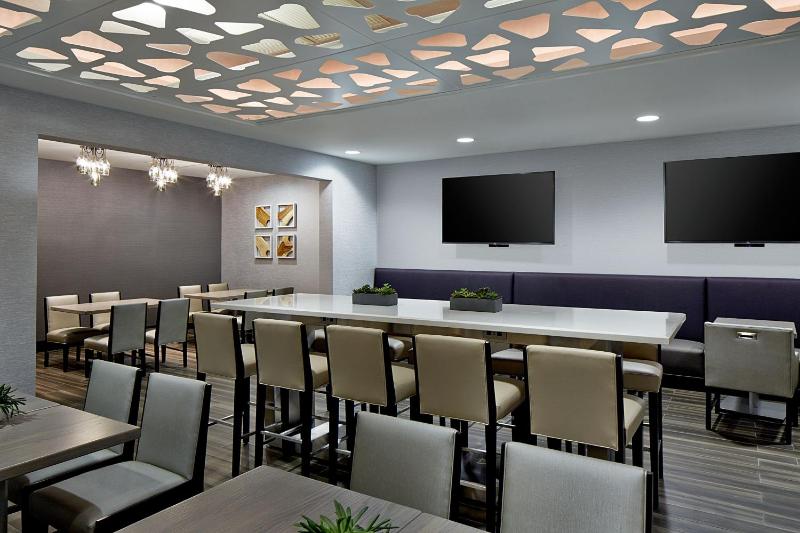 King Room - Concierge Level image 4
