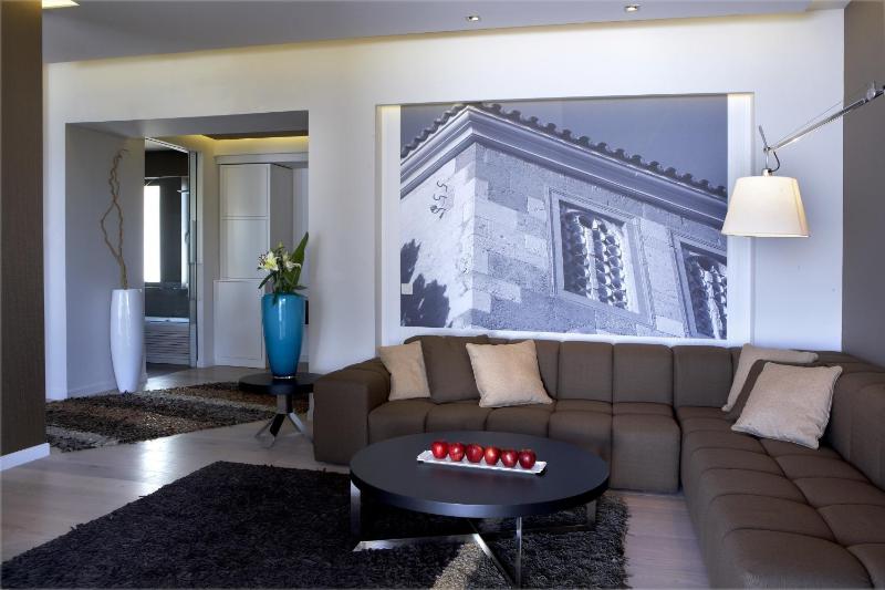Pelagos Suites Hotel & Spa - image 33
