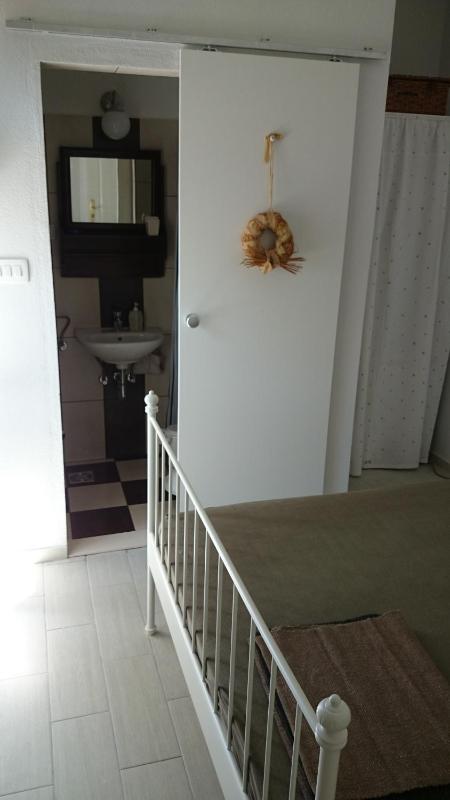 Double Room with Ensuite Bathroom and Sea View image 4