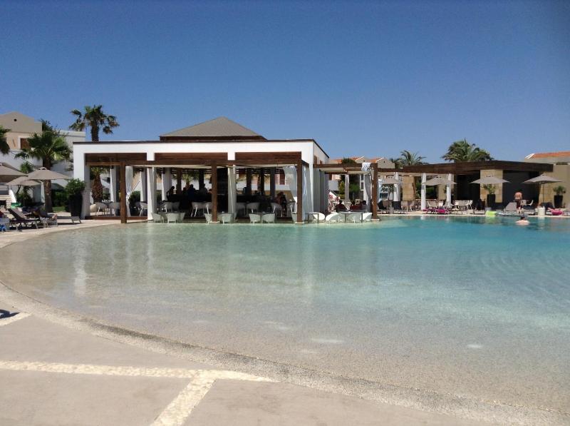 Pelagos Suites Hotel & Spa - image 10