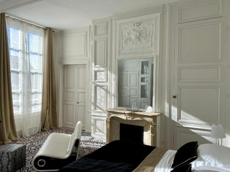 Deluxe Suite image 4