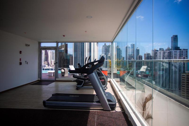 Breathtaking City View Apartment with Balcony XL - PH Quartier Marbella - image 14